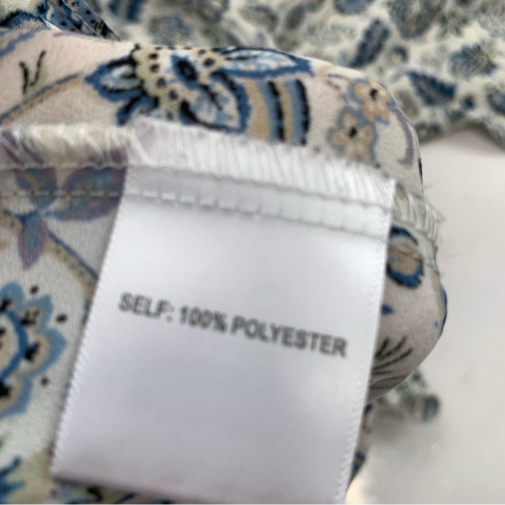 Rose & Olive Blouse 1X Button Front Blue Floral Smocking Flowy Light Office Work - Picture 8 of 11